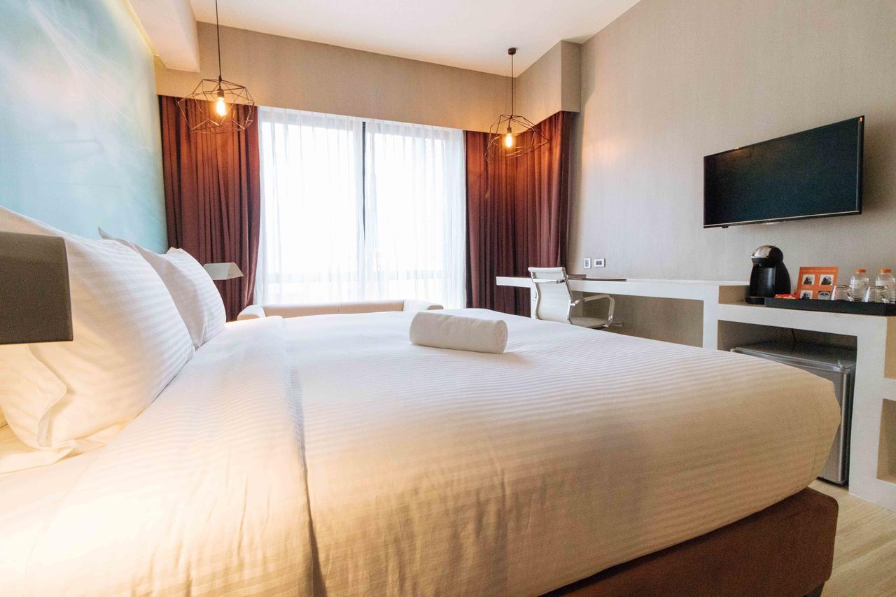 Maxx Hotel Makati City Екстер'єр фото